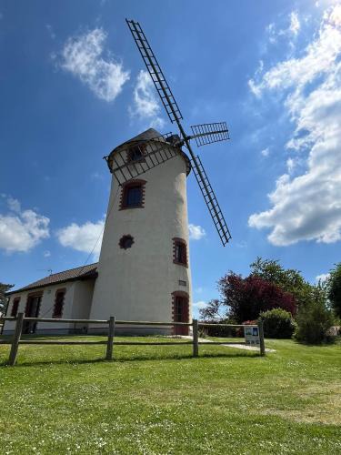 Saint-Georges-des-Gardes House | LE MOULIN DES GARDES