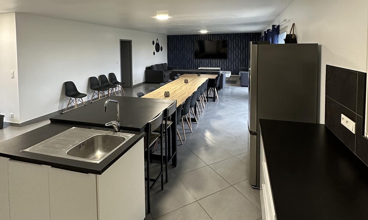 Chasseneuil-du-Poitou Villa | Large living villa