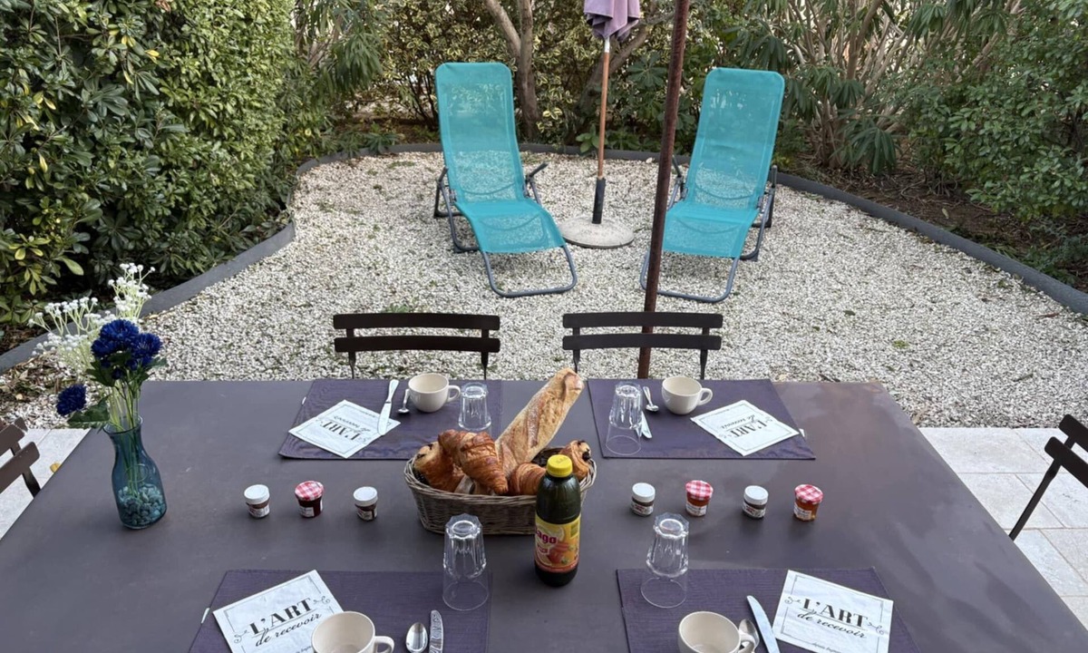 Saint-Laurent-de-la-Cabrerisse Villa | Cosy House with Garden, Bedrooms & PRM Comfort