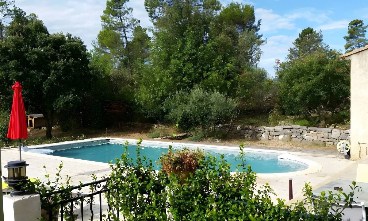 Saint-Maximin-la-Sainte-Baume Bed & Breakfast | Guest Room “Villa Same” with Private Pool, Wi-Fi, and Air Conditioning