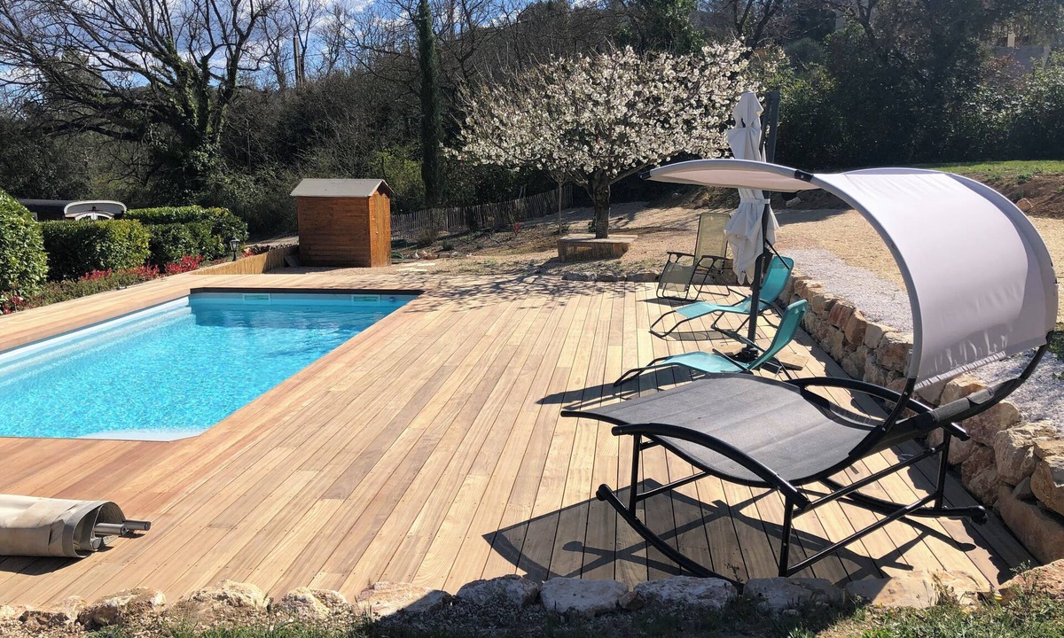 Saint-Maximin-la-Sainte-Baume House | 9-person villa with swimming pool and outdoor games for children in Provence Verte.