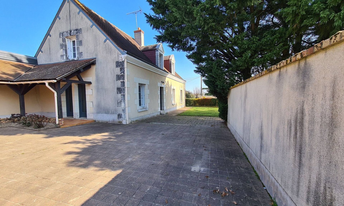 Faverolles Cottage | Family Getaway: Heated Pool, Near Zoo de Beauval, Tennis, Garden, 4 Bedrooms