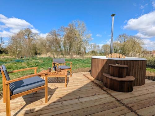 Neauphe-sous-Essai House | Fraakland