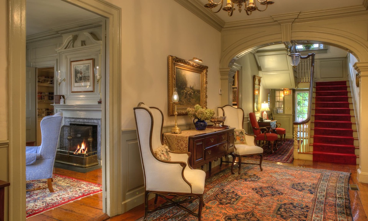 Yachting Village Bed & Breakfast | Francis Malbone House Inn