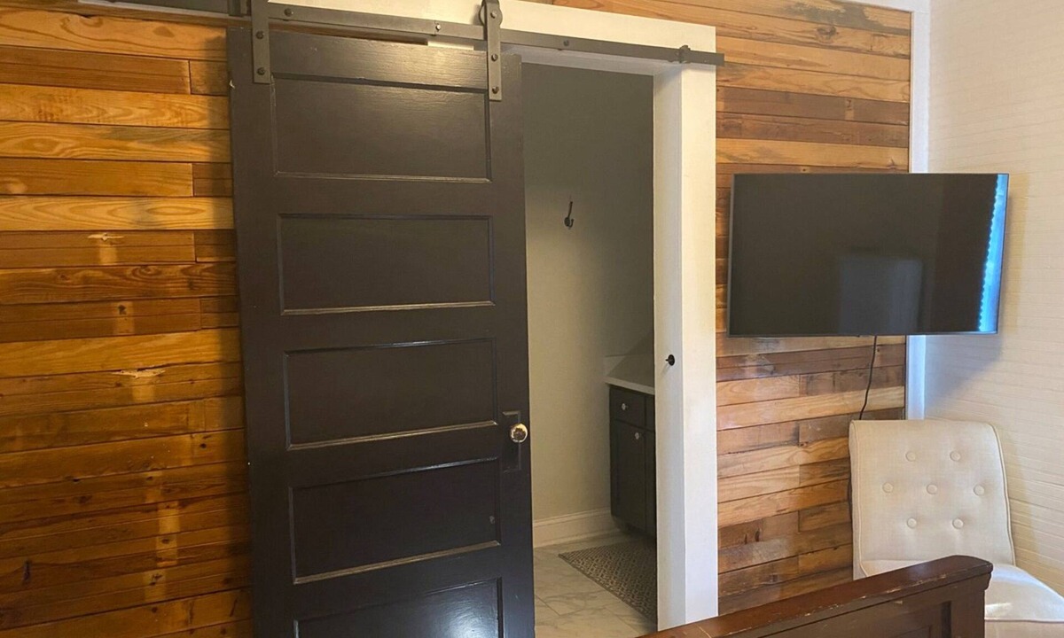 Clemson Cottage | Frank Howard 111 Farmhouse