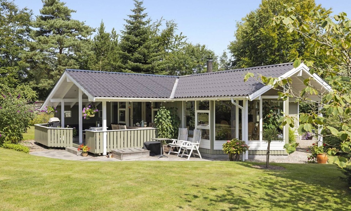 Rageleje House | "Franke" - 1.2km from the sea by Interhome