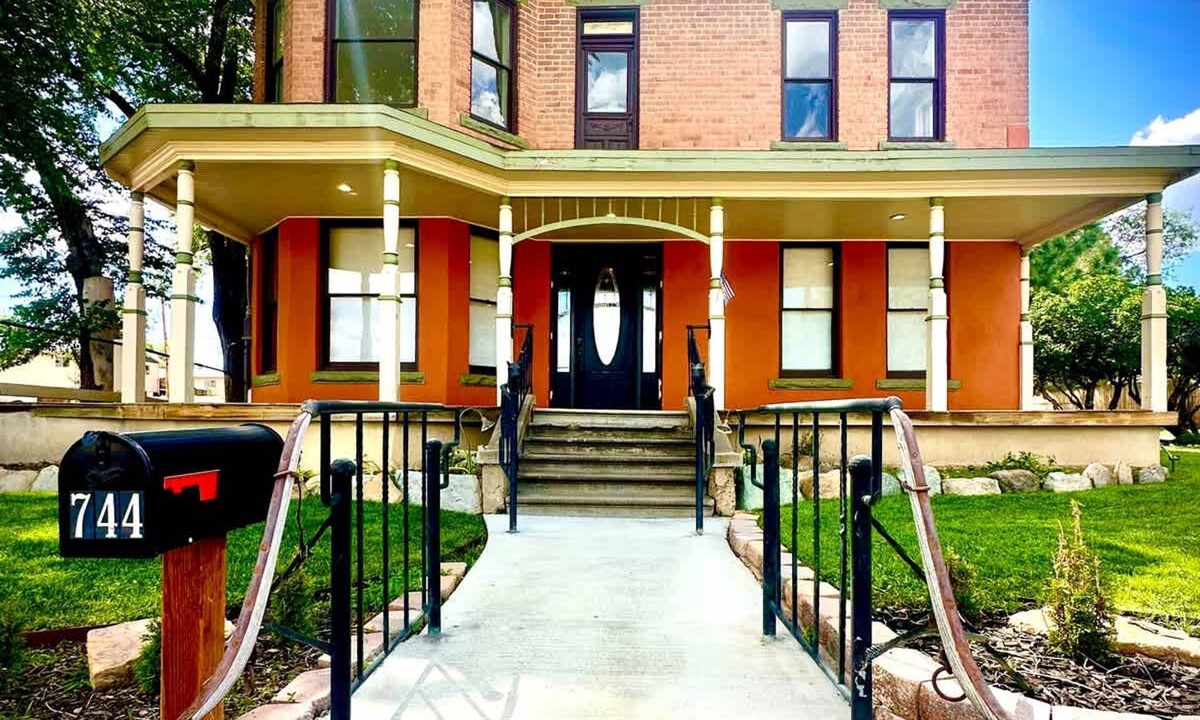 Raton House | Franklin Fab Gallery House