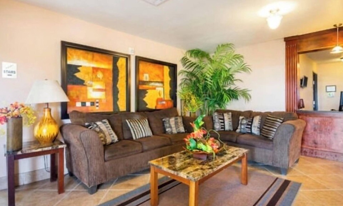 Franklin Hotel | Franklin Inn & Suites