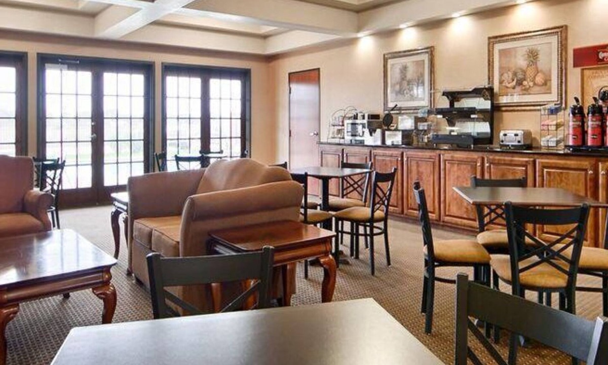 Franklin Hotel | Franklin Inn & Suites