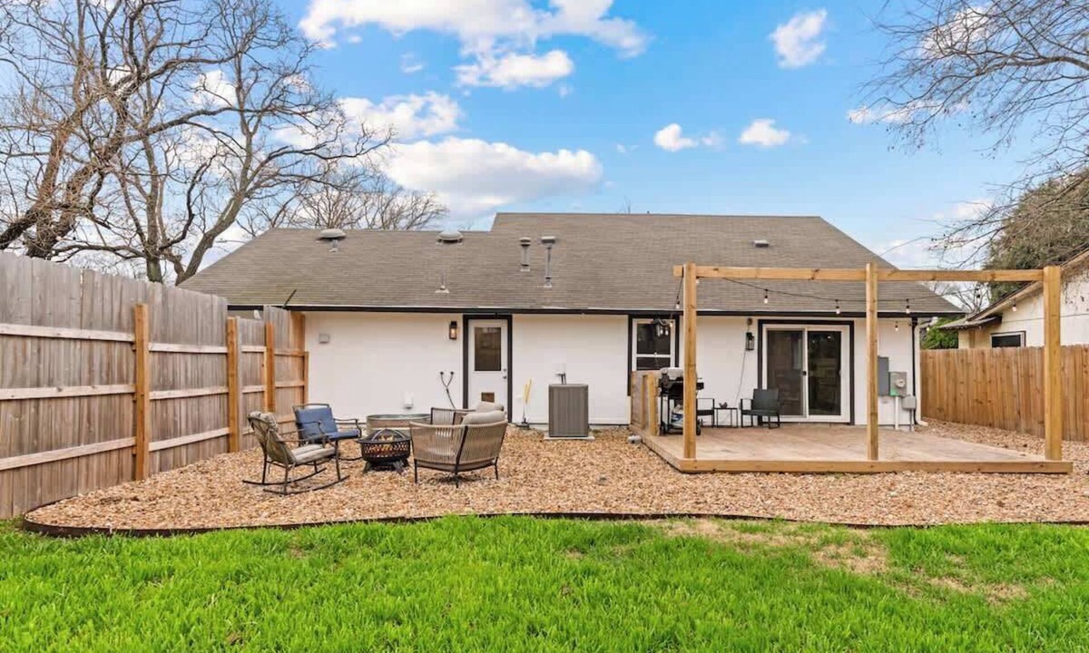 Franklin Park House | Franklin Park Escape-3/2.5+Pets!