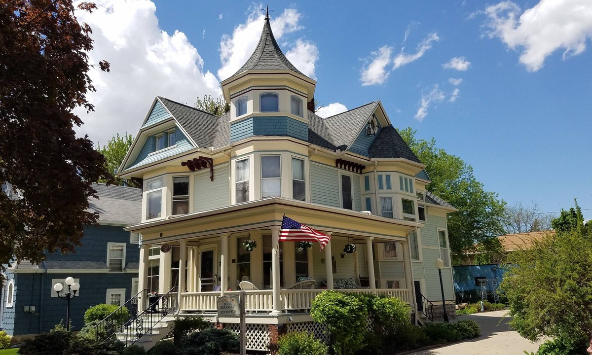 Appleton Bed & Breakfast | Franklin Street Inn B&B