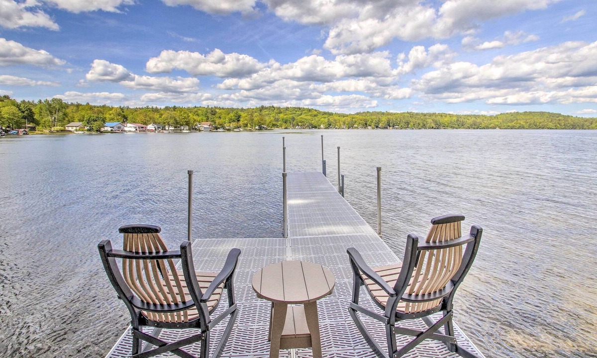 Franklin House | Franklin Waterfront Home: Kayaks & Boat House