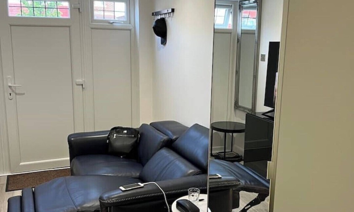 Fryent Apartment | Franky’s Place