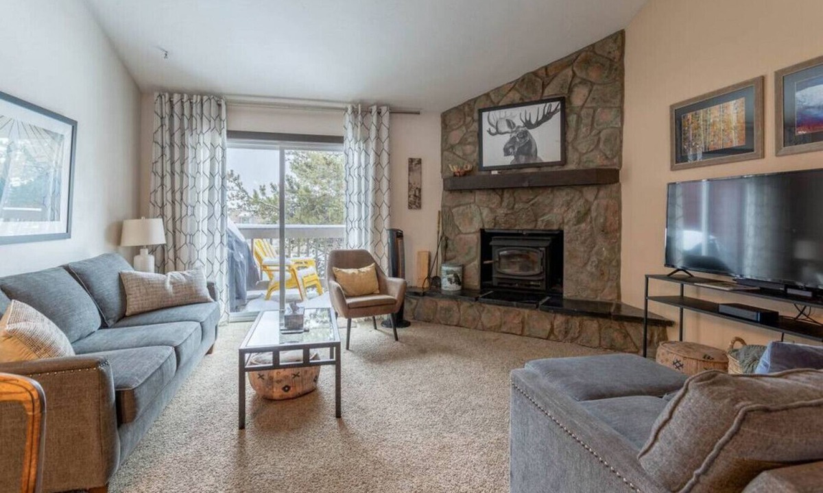 Fraser Villa | Fraser 3BR Condo with Pool and Hot Tub