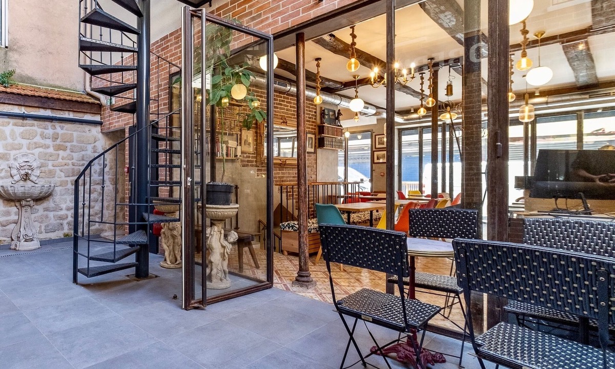 Quartier de la Folie-Mericourt Hotel | FRATERNITY-HOTEL