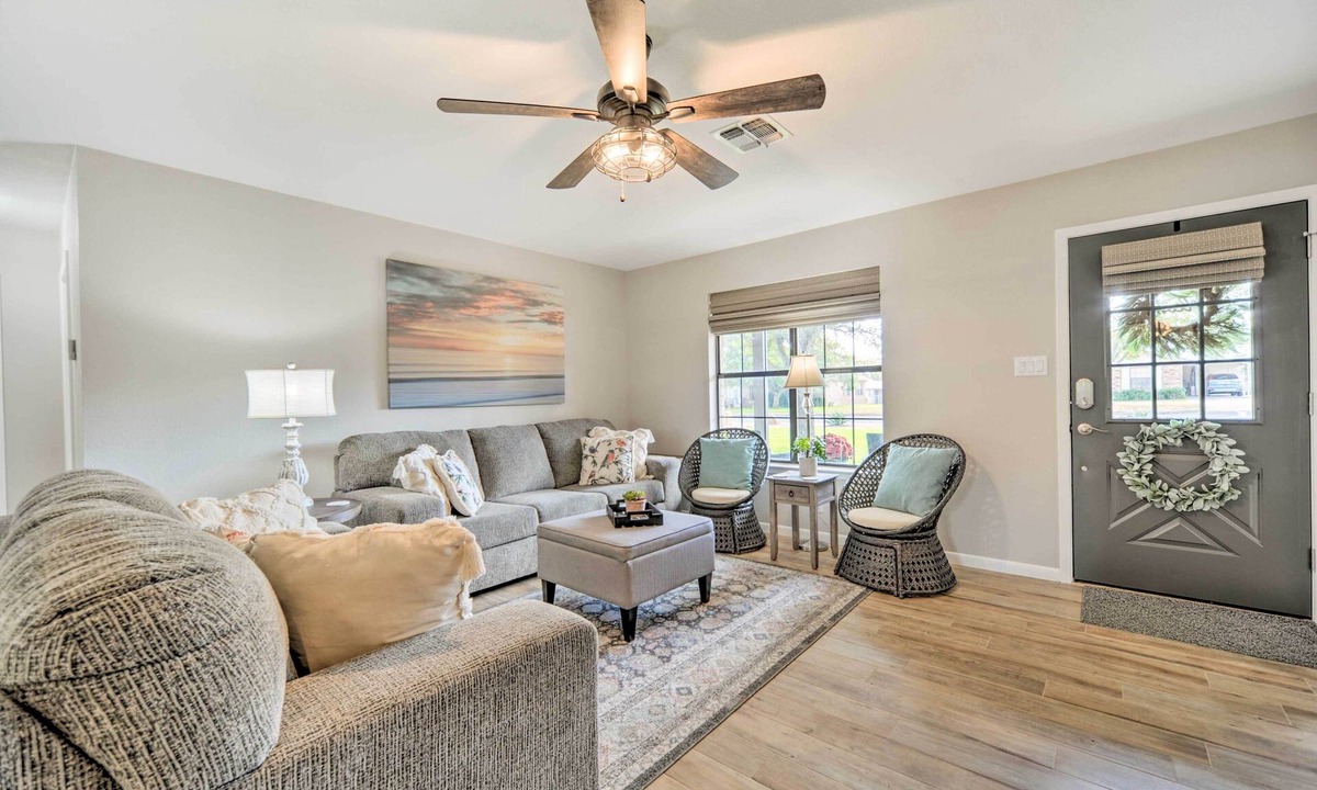 Fredericksburg House | Fredericksburg Home w/Hot Tub - 1 Mi to Dtwn