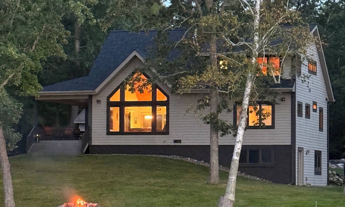 Aitkin Cabin | Free Boats Sleeps 8 3 Lake Chain Steps to Water