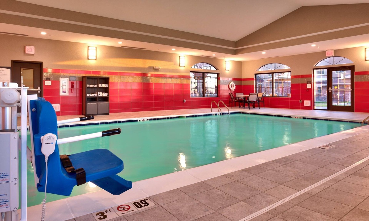 Cheyenne Condo | Free Breakfast. Indoor Pool & Hot Tub. Full Kitchen!