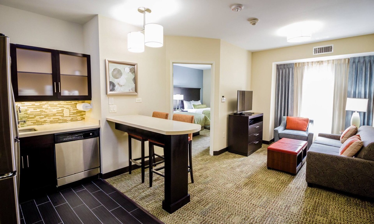 Legacy Park Condo | Free Breakfast. Outdoor Pool, Gym, Business Center. Your Next Trip!