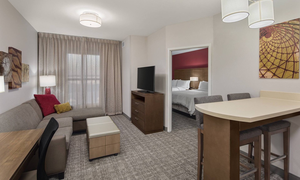 Florence Apartment | Free Breakfast, Outdoor Pool, 24 Hour Business Center. Near McLeod Regional Medical Center.