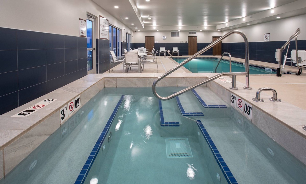 Rapid City Apartment | Free Breakfast. Pool & Hot Tub. Close to Rushmore Crossing Shopping Complex!