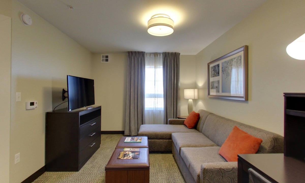 Madison Condo | Free Breakfast. Pool with a Slide. Your Next Trip!
