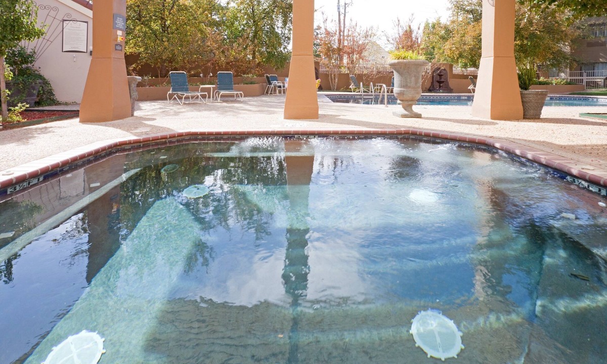 Tech Terrace Apartment | Free Breakfast. Shared Pool & Hot Tub. Studio Near Texas Tech University & University Medical Center.