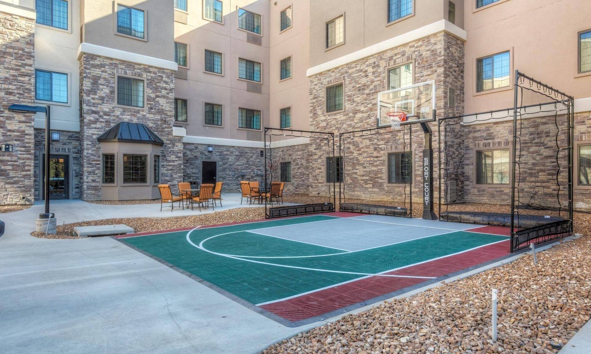Maryland Heights Condo | Free Breakfast + Gym, and BBQ Area | Perfect Family Vacation!