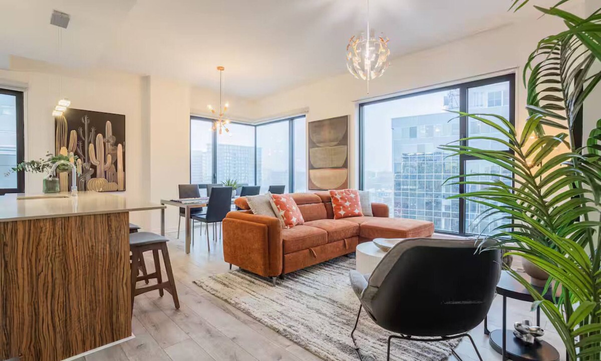 Old Montreal Apartment | Free Indoor Parking Old Montreal 4