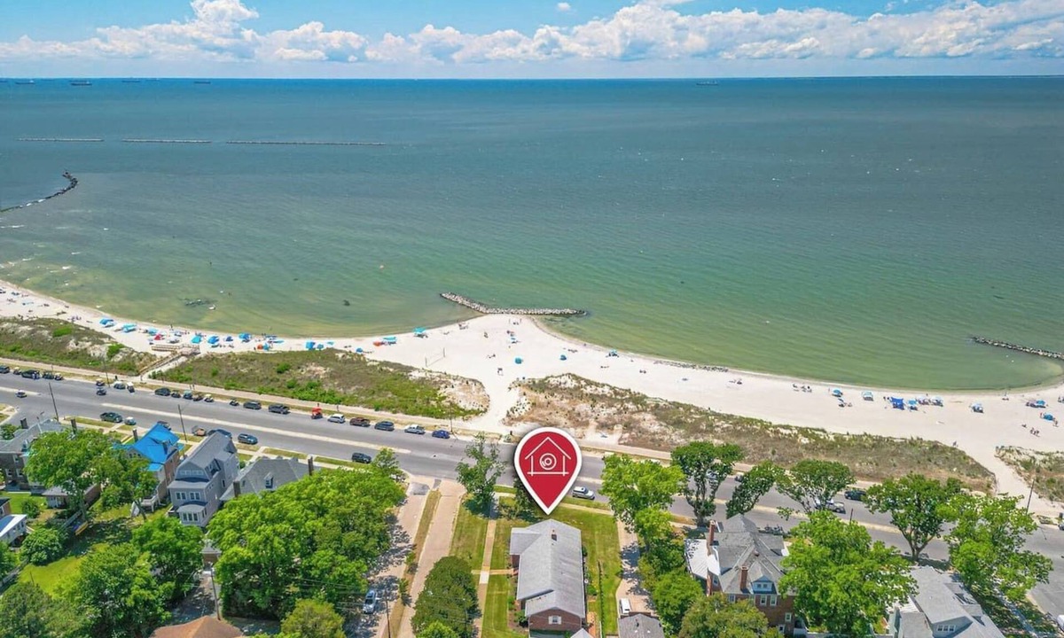 Sea Cottage Addition House | FREE Luxury Golf Cart - across from CC Beach