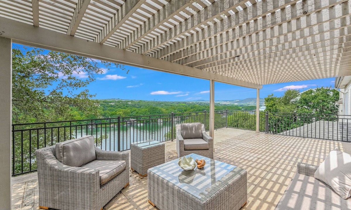 Watersedge House | Free Night* I Above Overlook I Pool&Sauna I Apartment I Views I Family Fun