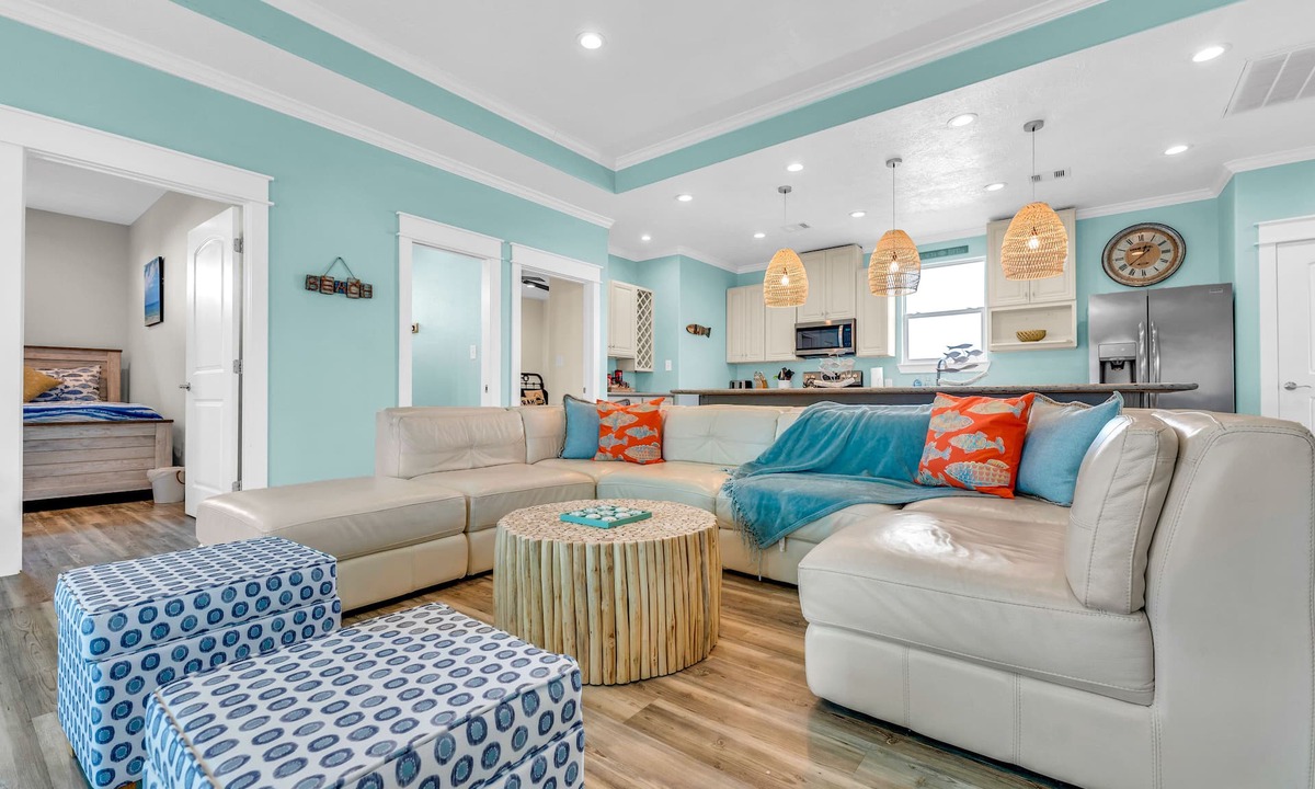 Crystal Beach House | FREE Night Promo in Description ● Lift ● Fire Pit ● Dog Friendly