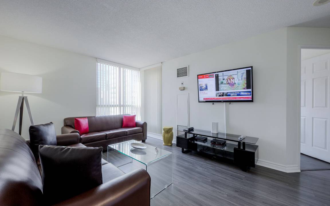 Bay Street Corridor Apartment | Free Parking Giant 2 Bedroom 2 Bathroom Bay St. Condo walk to Sick Kids Hospital