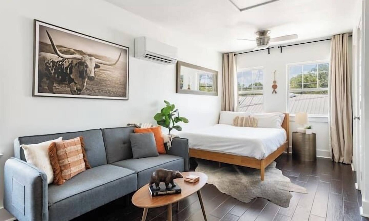 North Loop Apartment | Free Parking, Hyde Park, North Loop