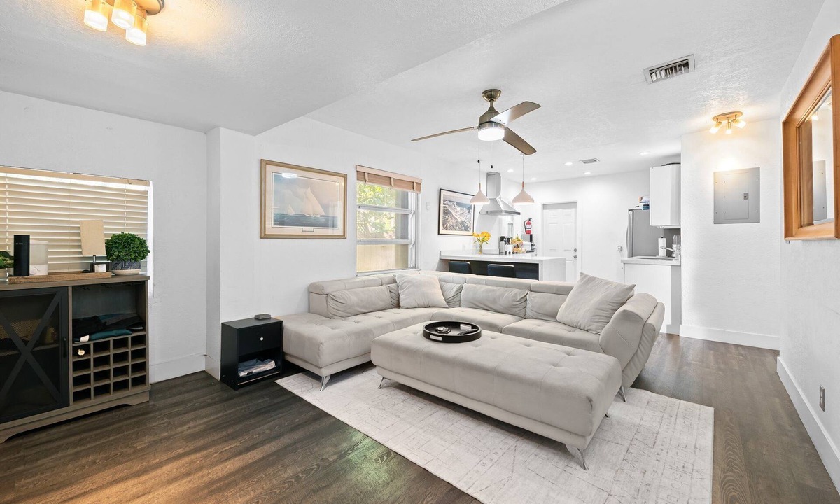Tarpon River House | Free Parking Minutes from Downtown Las Olas