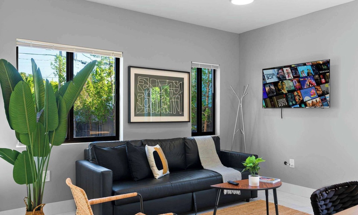 Liberty City Apartment | Free Parking | Spacious Miami Townhouse
