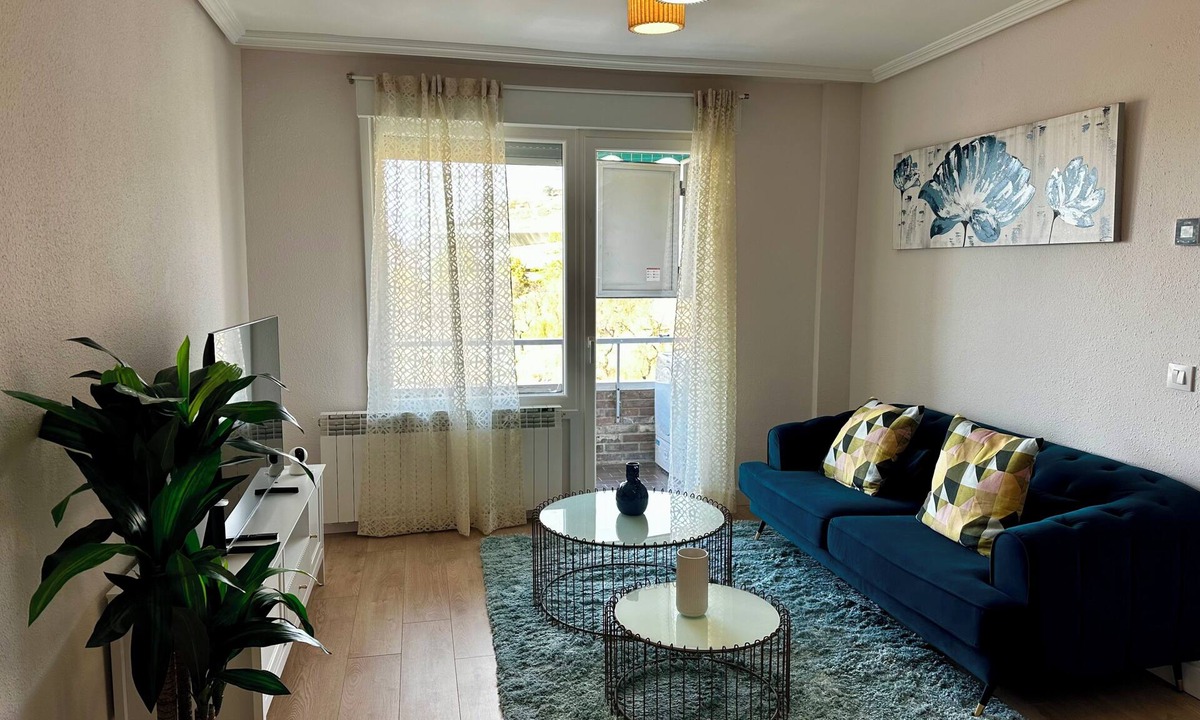 Haro Apartment | Free Parking & WiFi: Your base in Haro