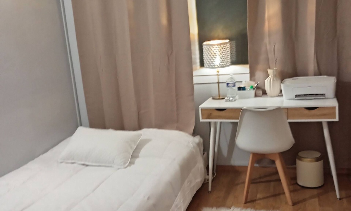 Plein Sud Apartment | Free room/parking and bus in front