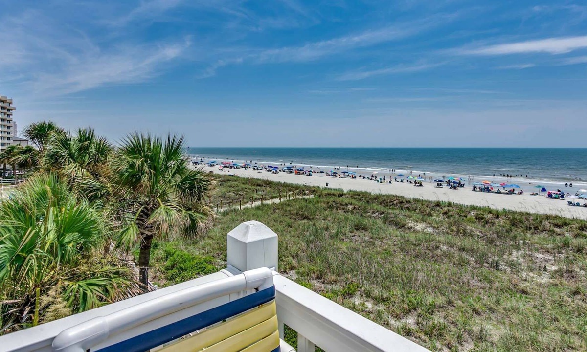 Crescent Beach Condo | Free Tickets to Local Attractions - Adorable Oceanfront Condo, Free WiFI & Parking
