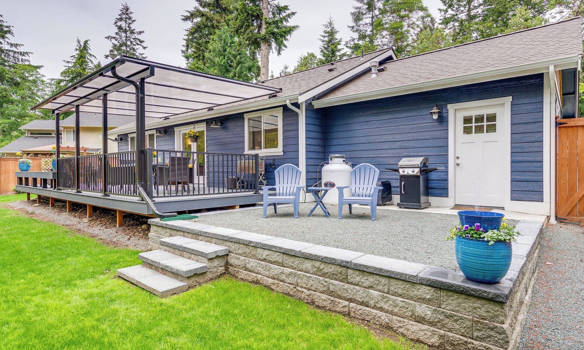 Freeland House | Freeland Retreat - Deck, Fire Pit & Beach Access!