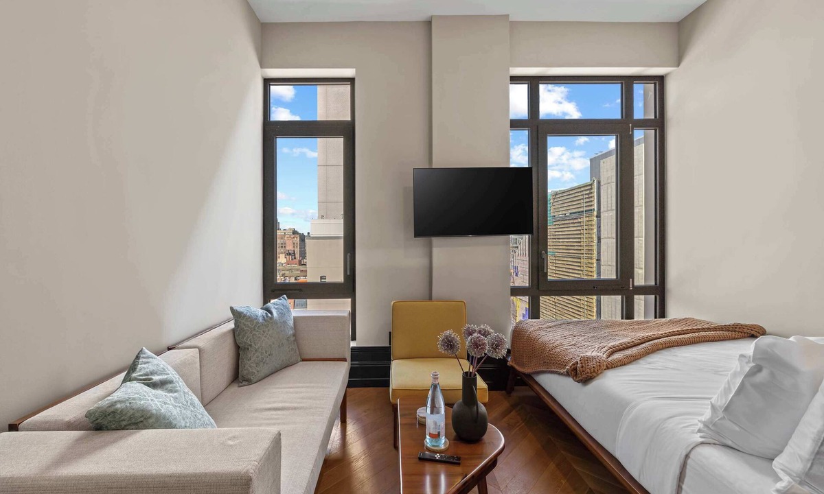 Bowery Condo | Freeman 1201 by Rove Studio w Shared Amenities