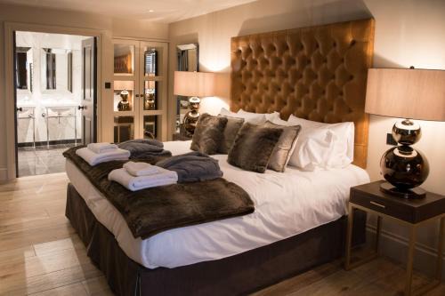 Fence Bed & Breakfast | Freemasons at Wiswell