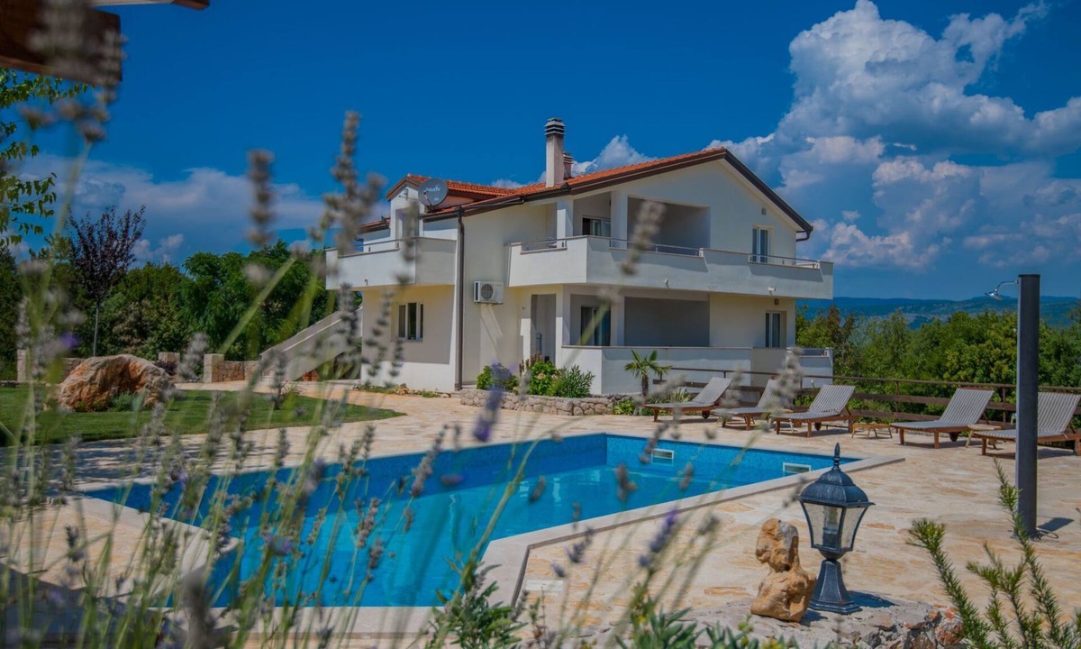 Grubine House | Freistehende Villa Iva Grubine mit Privatpool by Interhome