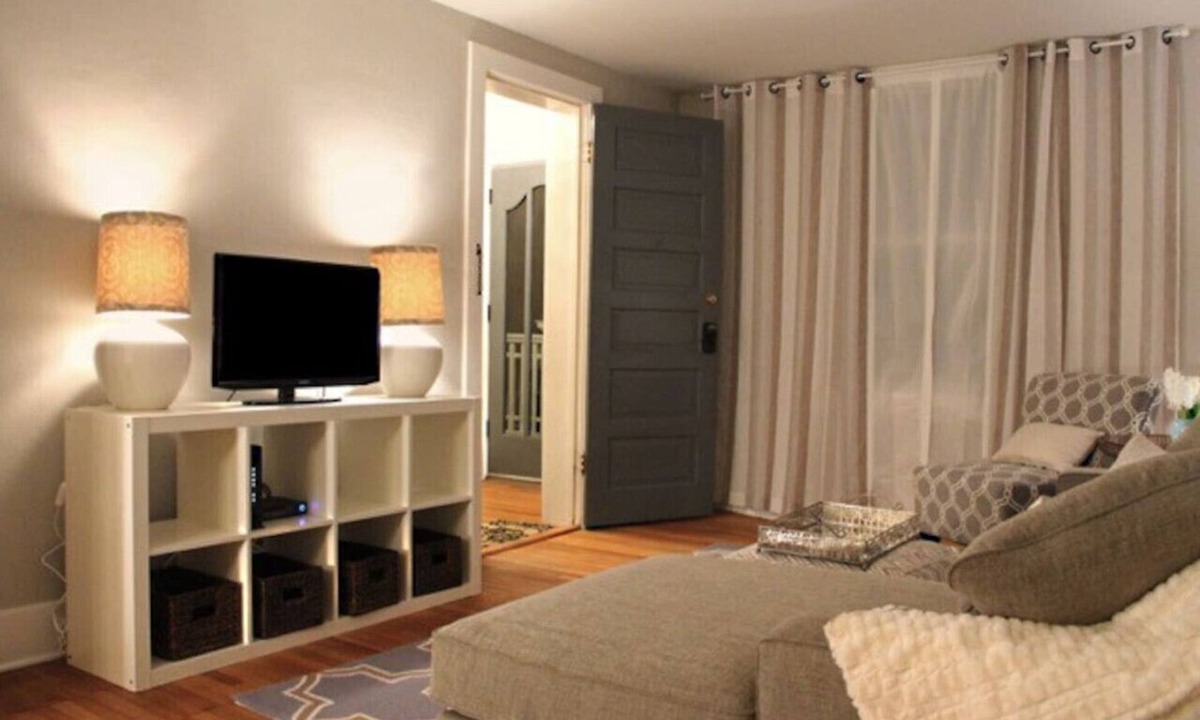 Fremont Apartment | Fremont vintage 2bed apt-pets private back yard