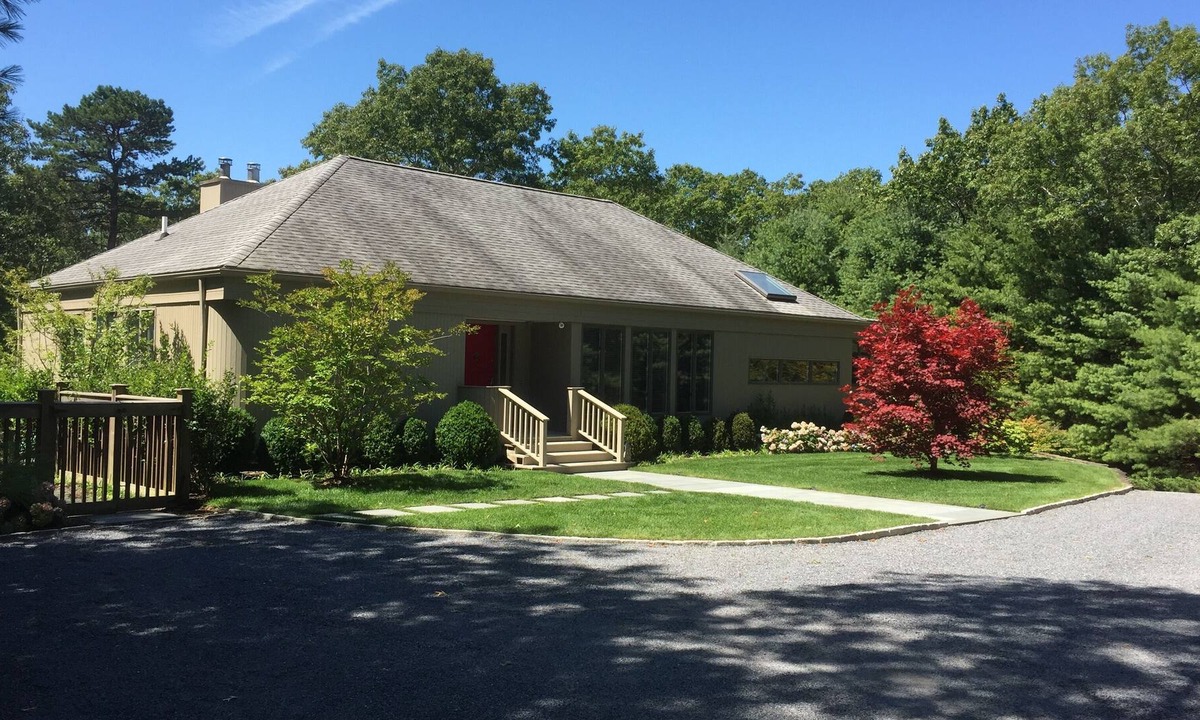 East Hampton House | French Riviera In The Hamptons