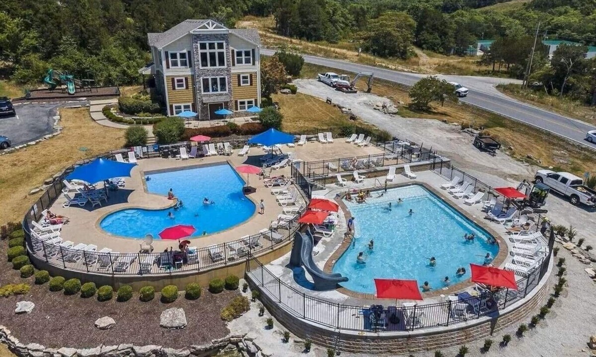 Hollister House | fresh and ready for your spring break!