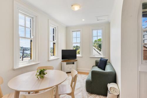 Millers Point Apartment | Fresh & Comfy 3BR Near The Rocks