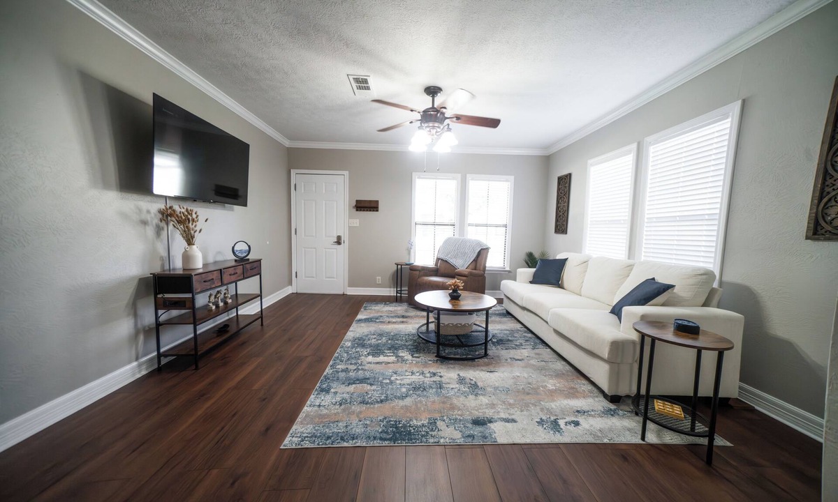 Port Neches House | Freshly remodeled home in Port Neches: 3-bedroom, 2-bath, 2-car garage