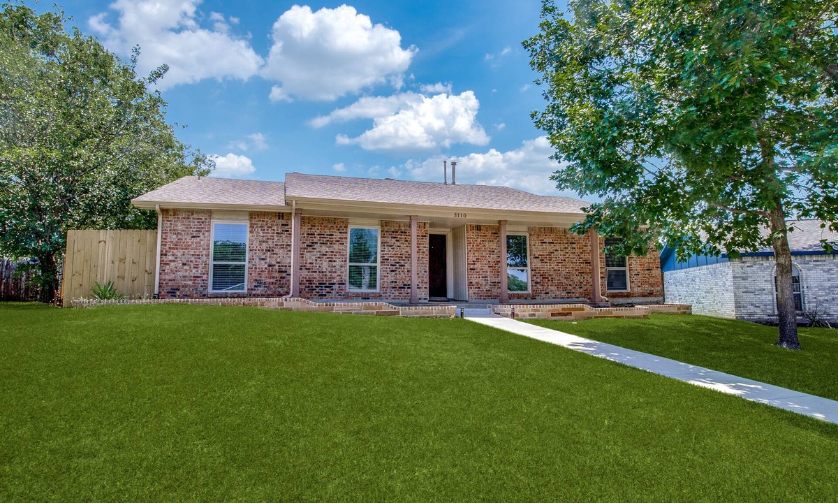 Northeast Carrollton House | FRESHLY renovated home. Carrollton, DFW