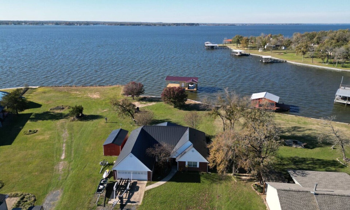 Leon County House | Freshly Updated with large dock